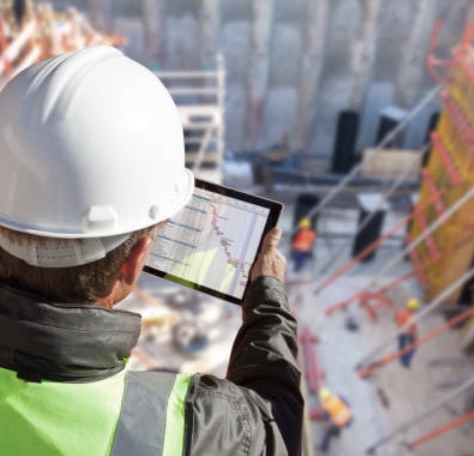Scaffold erection and dismantling crew on a Los Angeles building